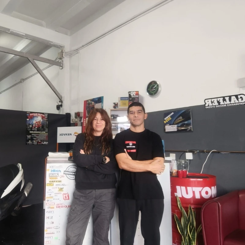 Martín y Verónica Gorila Motoshop